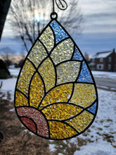 06-12-26 Crushed Glass Suncatchers 6pm