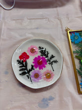Pressed Flower Night Lights or Trinket Dishes- Take Home Kit