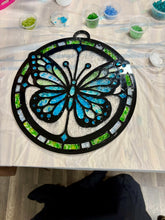 06-12-26 Crushed Glass Suncatchers 6pm