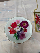 Pressed Flower Night Lights or Trinket Dishes- Take Home Kit