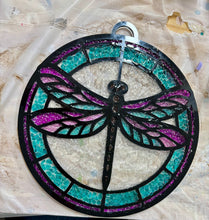 06-12-26 Crushed Glass Suncatchers 6pm