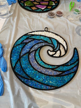 06-12-26 Crushed Glass Suncatchers 6pm