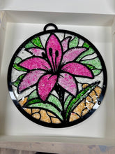 06-12-26 Crushed Glass Suncatchers 6pm