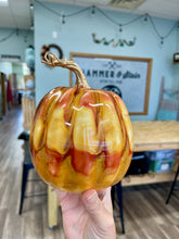10-01-26 Resin Pour Pumpkins 6pm