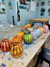 10-01-26 Resin Pour Pumpkins 6pm