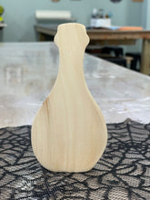 10-01-23 Halloween Shelf Sitter Shapes Resin Pouring Workshop 1pm (Kids 12+ welcome)