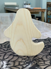 10-01-23 Halloween Shelf Sitter Shapes Resin Pouring Workshop 1pm (Kids 12+ welcome)