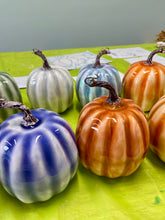 10-21-25 The Lincoln Academy Resin Pour Pumpkins Event 5pm