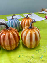 10-21-25 The Lincoln Academy Resin Pour Pumpkins Event 5pm