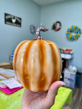 10-21-25 The Lincoln Academy Resin Pour Pumpkins Event 5pm