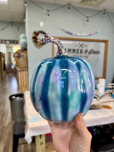 10-21-25 The Lincoln Academy Resin Pour Pumpkins Event 5pm
