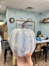 10-21-25 The Lincoln Academy Resin Pour Pumpkins Event 5pm