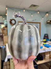 10-21-25 The Lincoln Academy Resin Pour Pumpkins Event 5pm