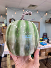 10-21-25 The Lincoln Academy Resin Pour Pumpkins Event 5pm