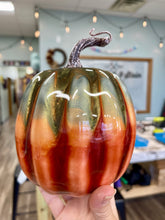 10-21-25 The Lincoln Academy Resin Pour Pumpkins Event 5pm