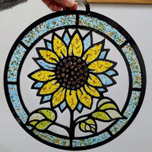 06-12-26 Crushed Glass Suncatchers 6pm